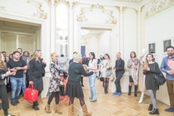 Un regal artistic sub semnatura designerului Carmen Emanuela Popa la Centrul Rus de Stiinta si Cultura Bucuresti Un regal artistic sub semnatura designerului Carmen Emanuela Popa la Centrul Rus de Stiinta si Cultura Bucuresti